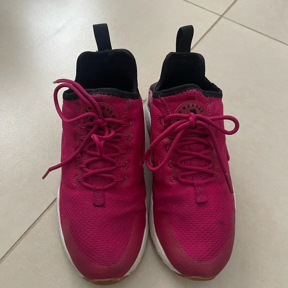 Nike Air Huarache Size 6 - Picture 3 of 5